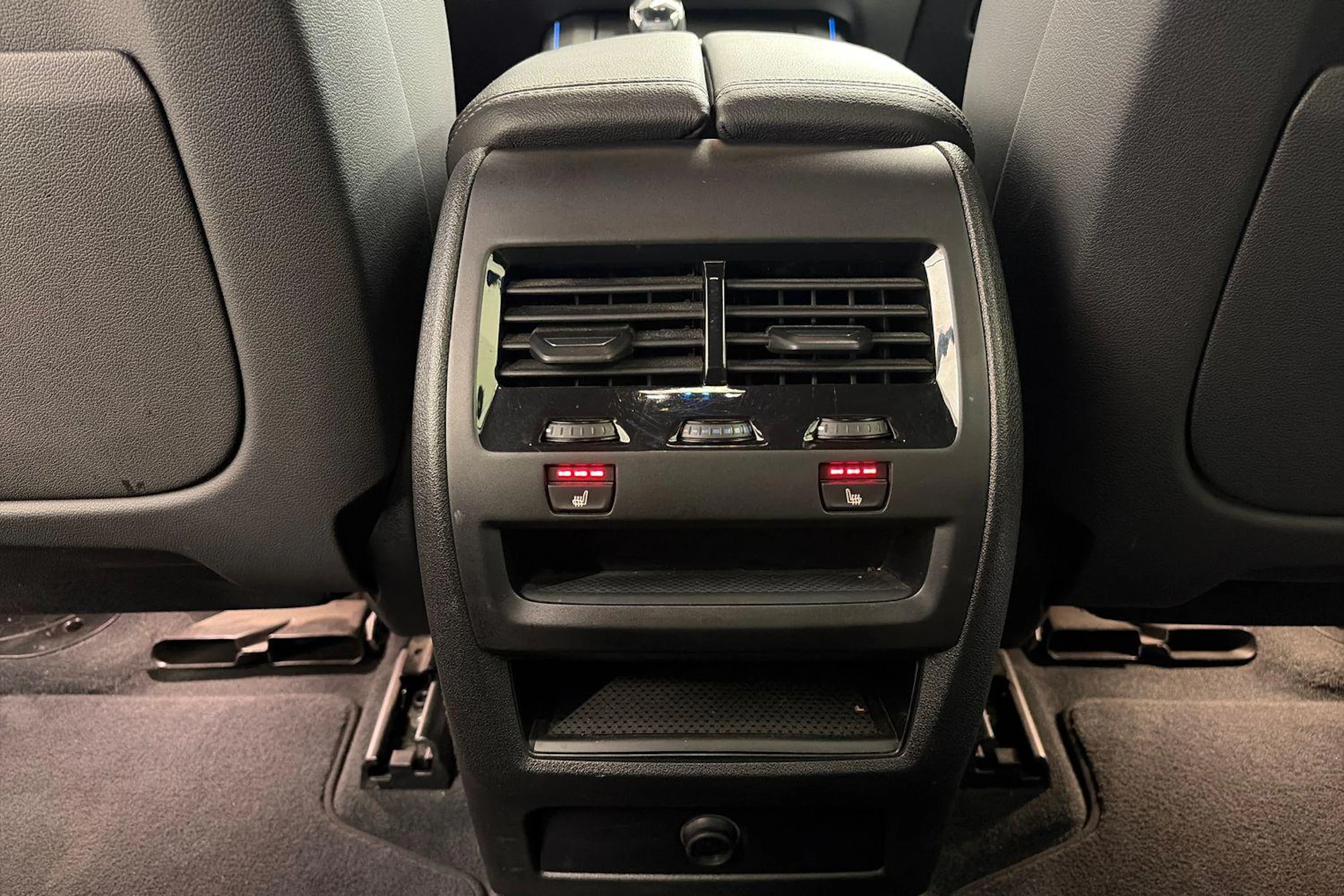Musta BMW X5 2020 kuva 9.