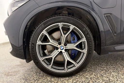 Musta BMW X5 2020 kuva 10.