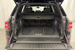 Musta BMW X5 2020 kuva 12.