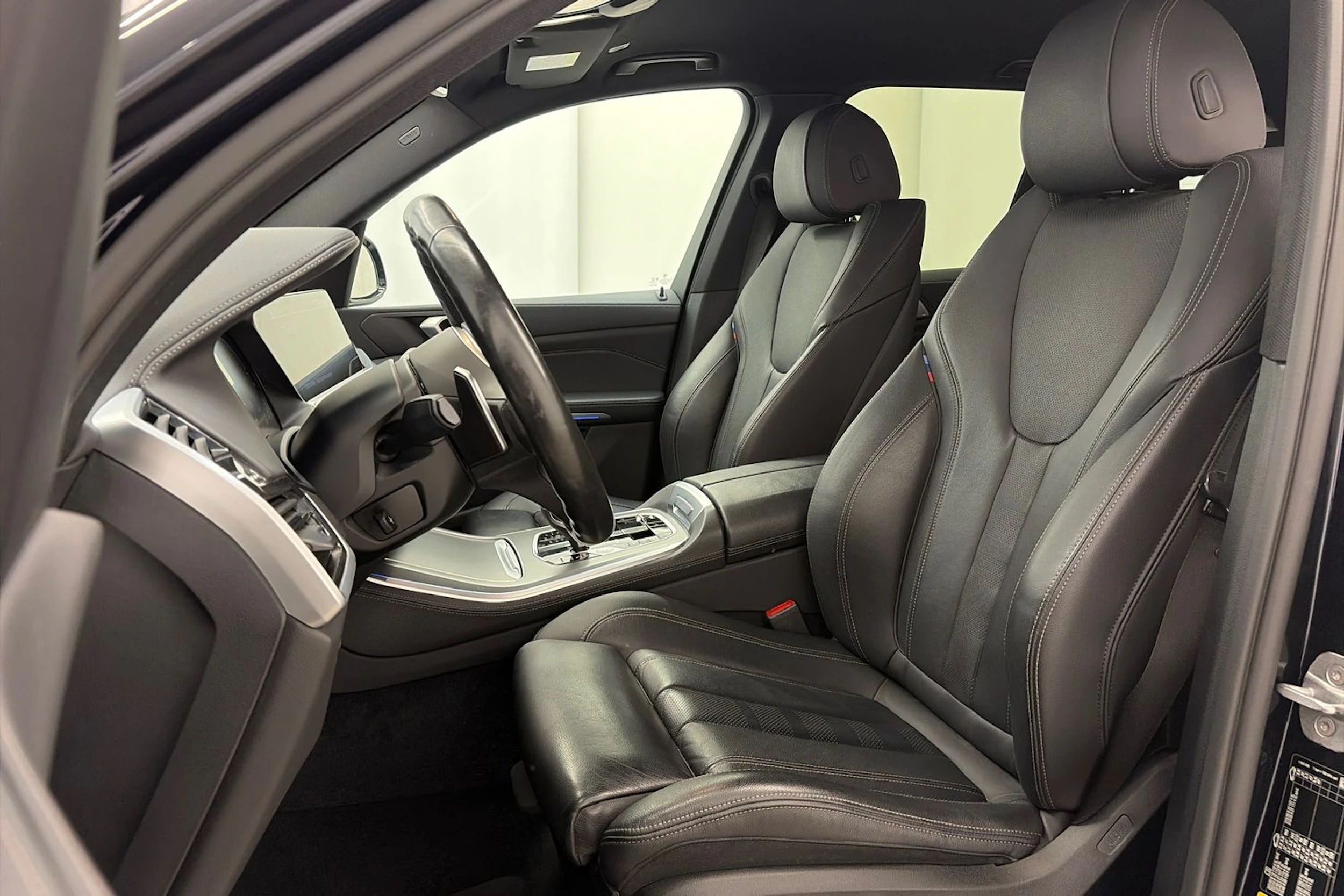Musta BMW X5 2020 kuva 15.