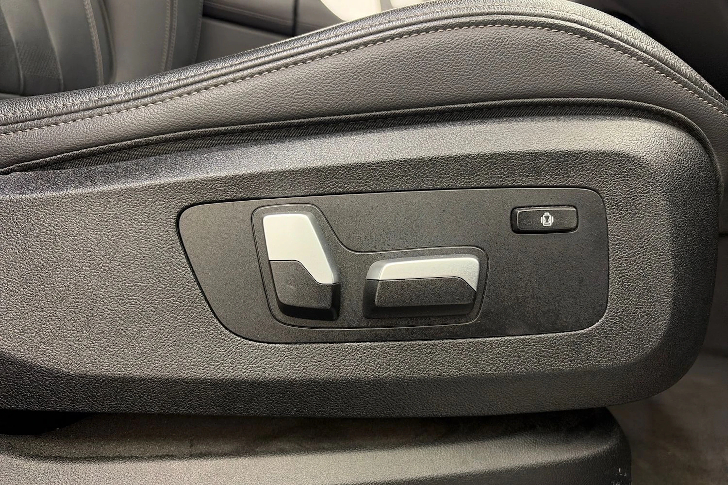 Musta BMW X5 2020 kuva 18.