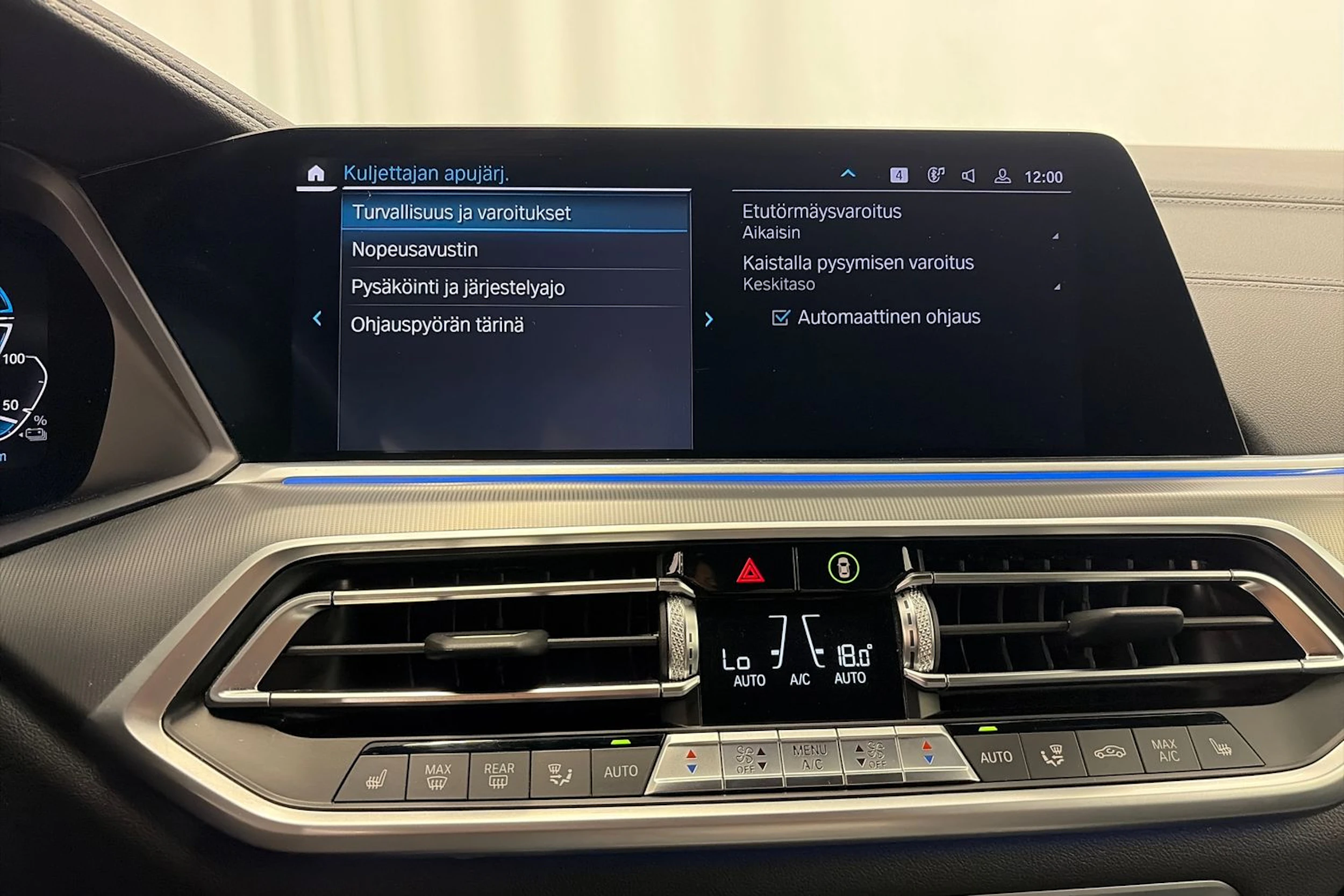 Musta BMW X5 2020 kuva 30.