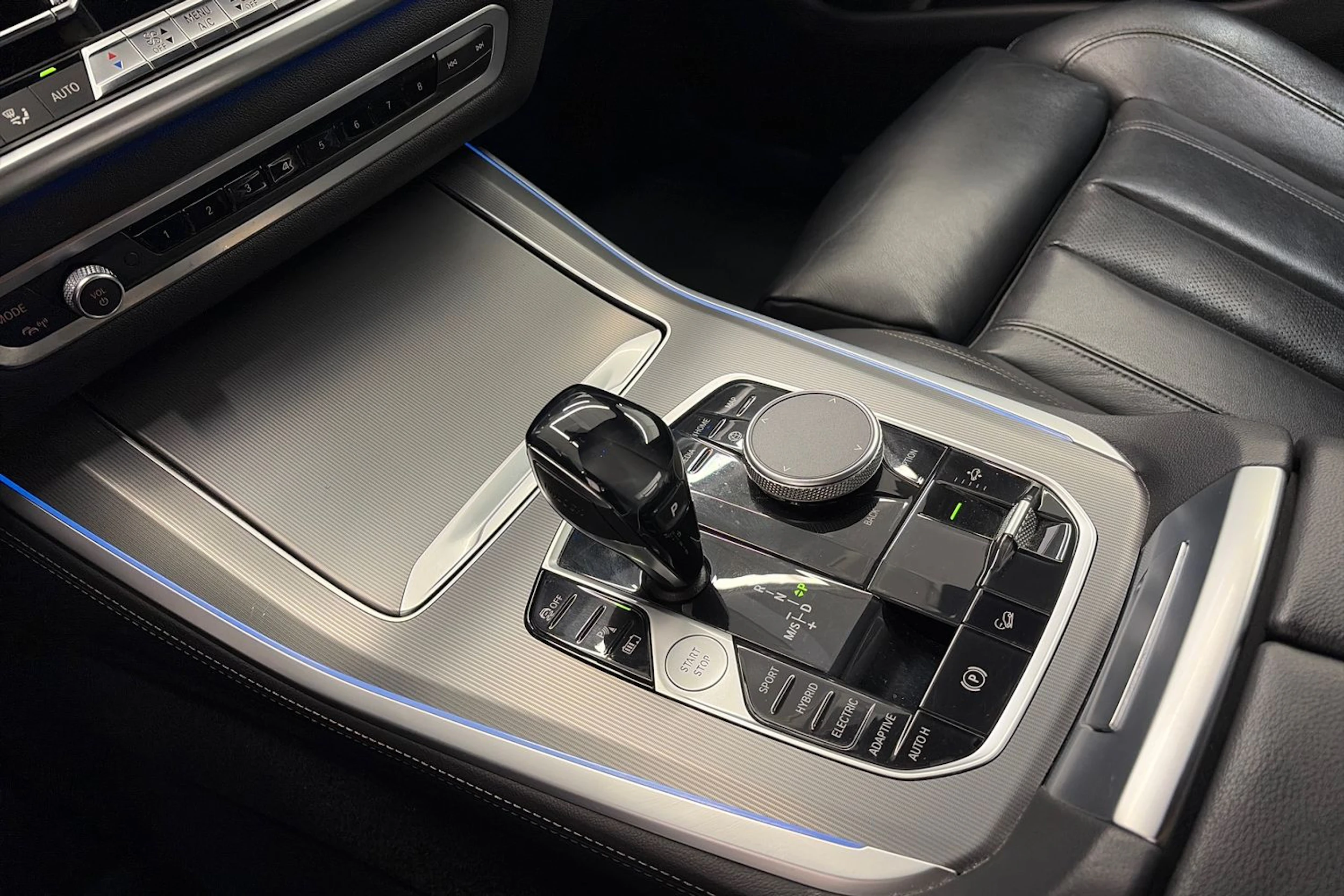 Musta BMW X5 2020 kuva 38.