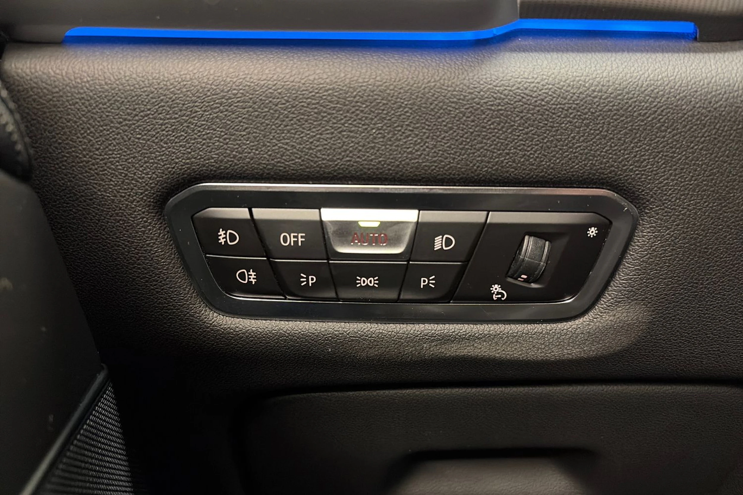 Musta BMW X5 2020 kuva 40.