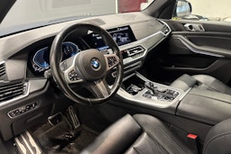 sininen BMW X5 2020 kuva 6.