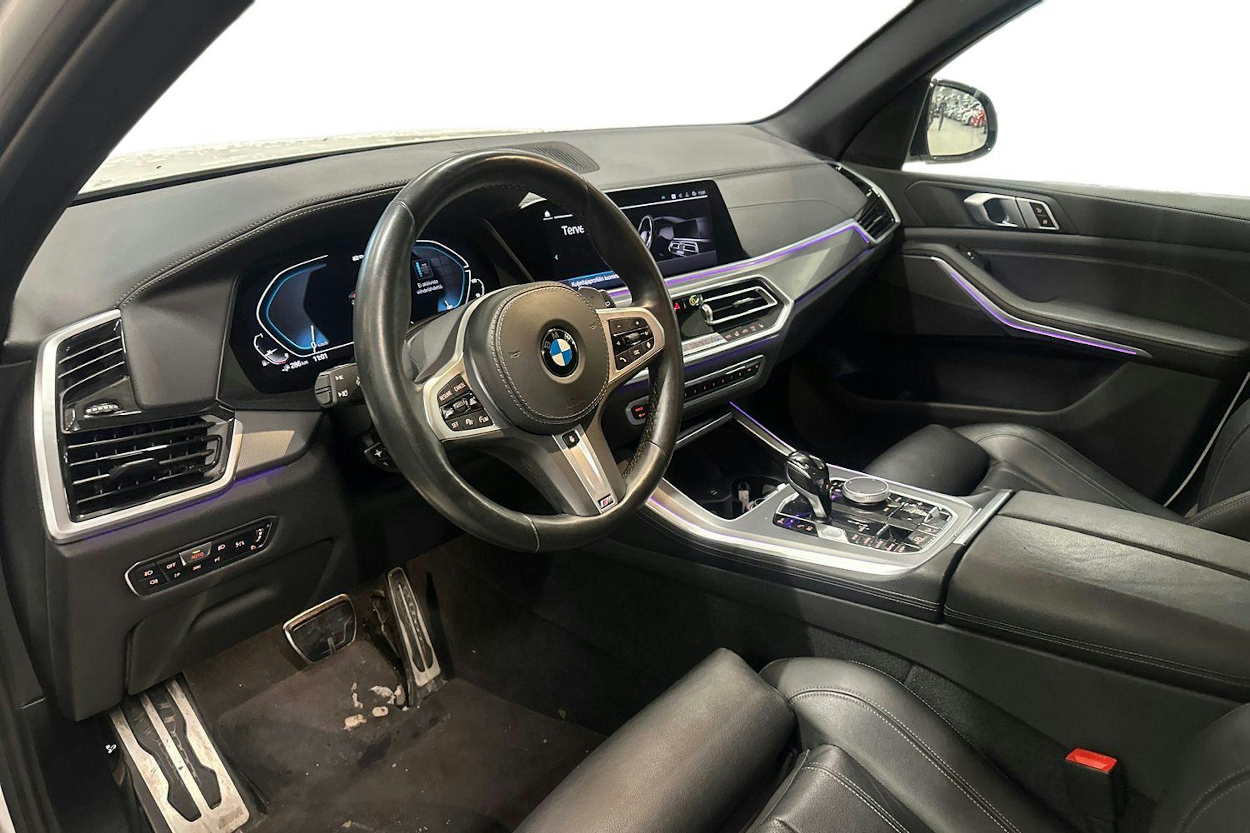 Valkoinen BMW X5 2020 kuva 3.