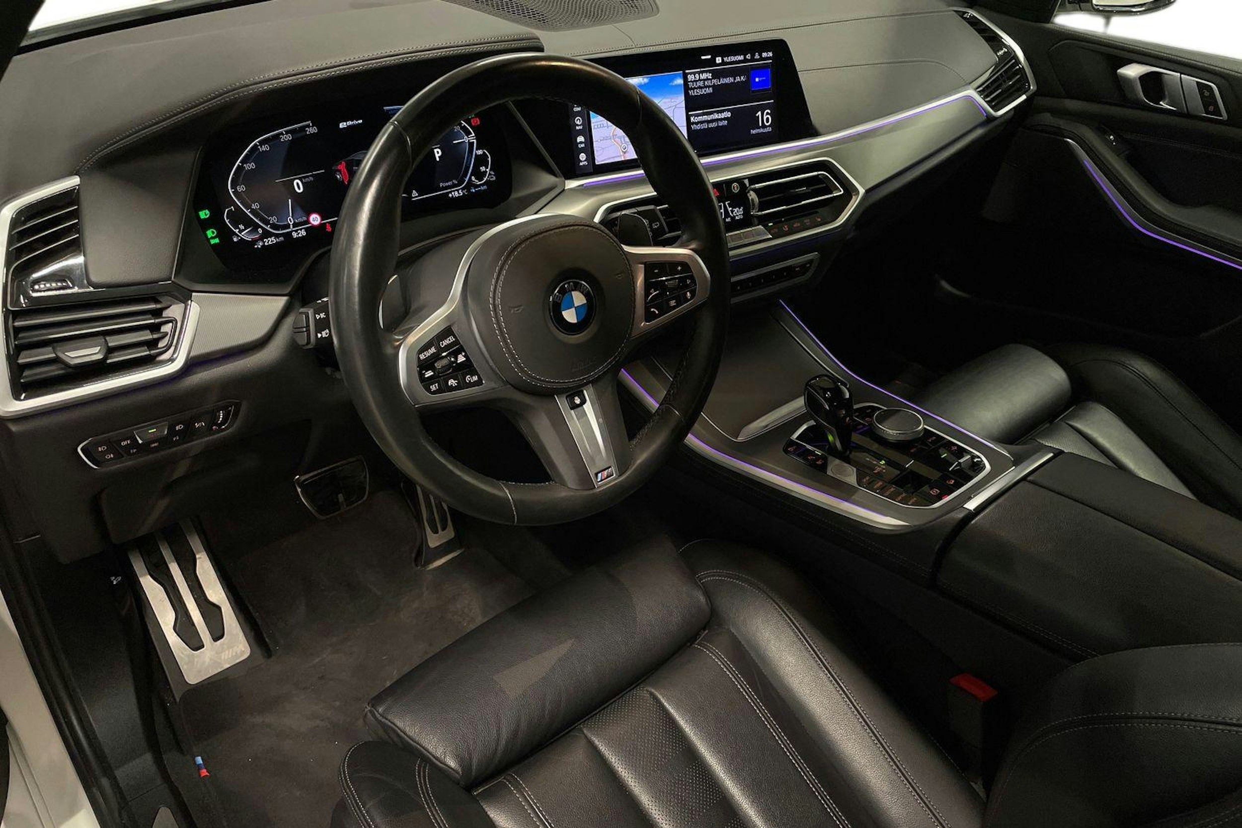 Valkoinen BMW X5 2020 kuva 7.