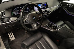 Valkoinen BMW X5 2020 kuva 7.