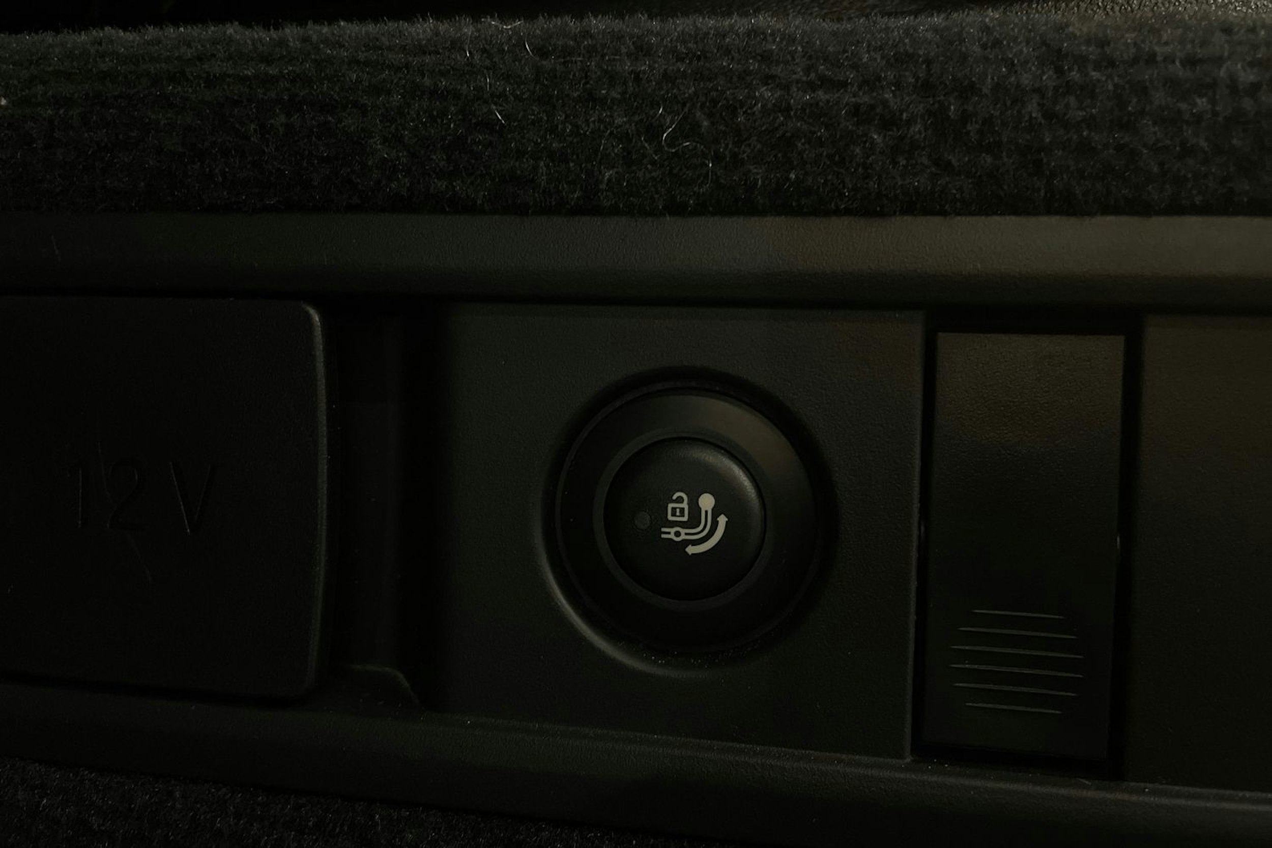 Valkoinen BMW X5 2020 kuva 17.