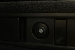 Valkoinen BMW X5 2020 kuva 17.