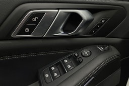 Valkoinen BMW X5 2020 kuva 28.