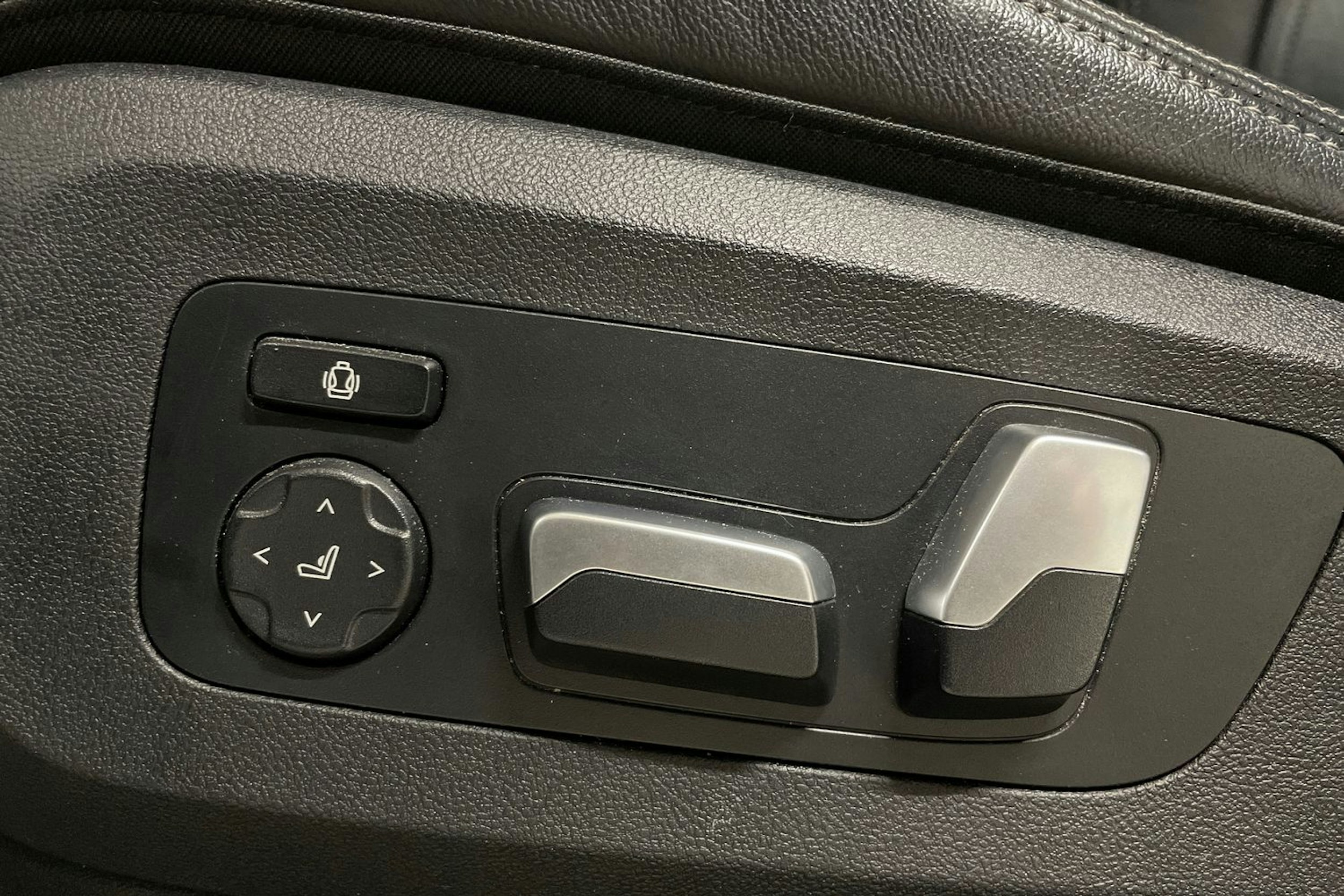 Valkoinen BMW X5 2020 kuva 29.