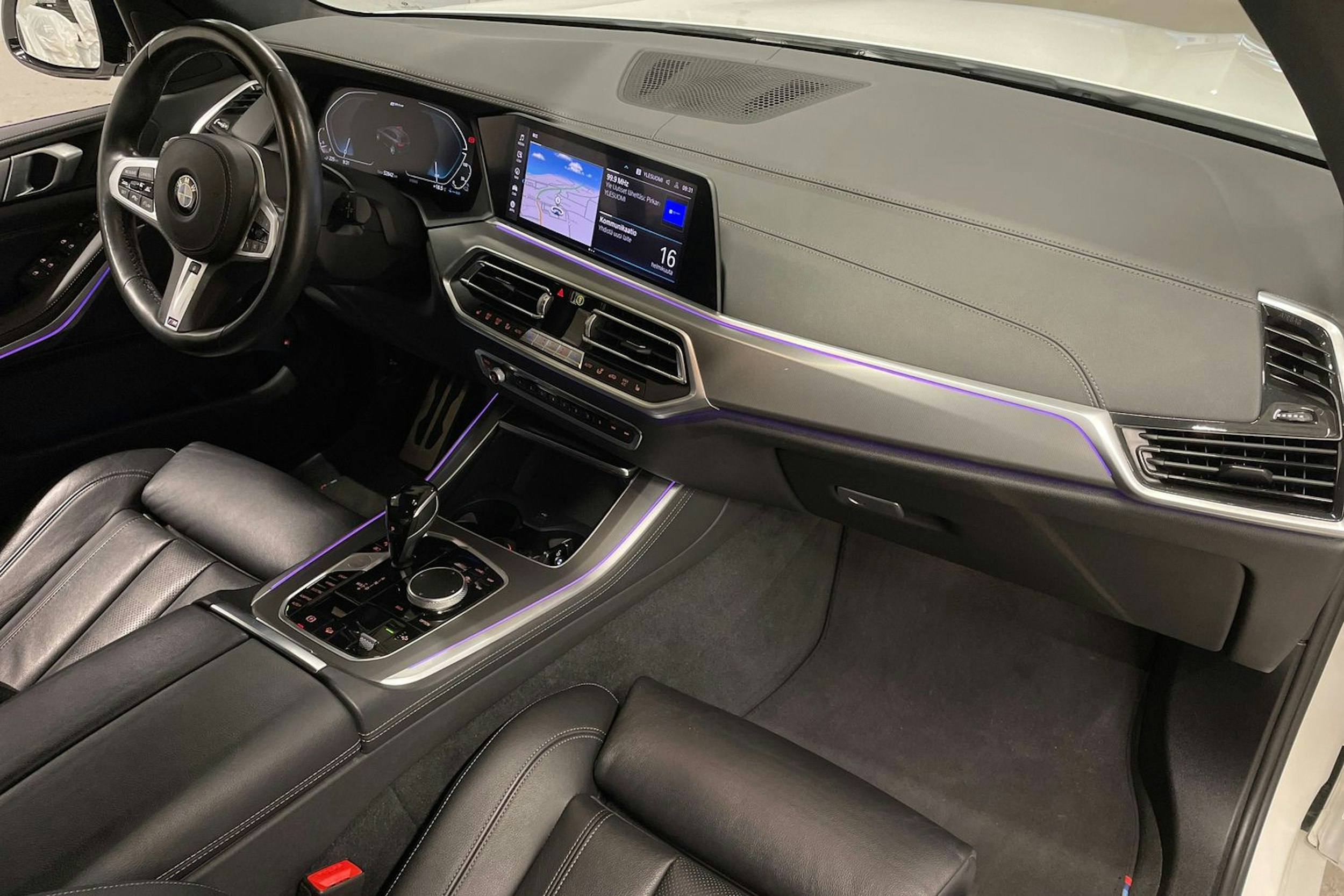 Valkoinen BMW X5 2020 kuva 32.