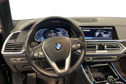 Musta BMW X5 2020 kuva 3.