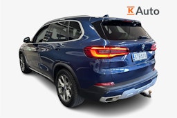 sininen BMW X5 2020 kuva 2.