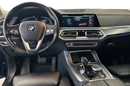 sininen BMW X5 2020 kuva 9.
