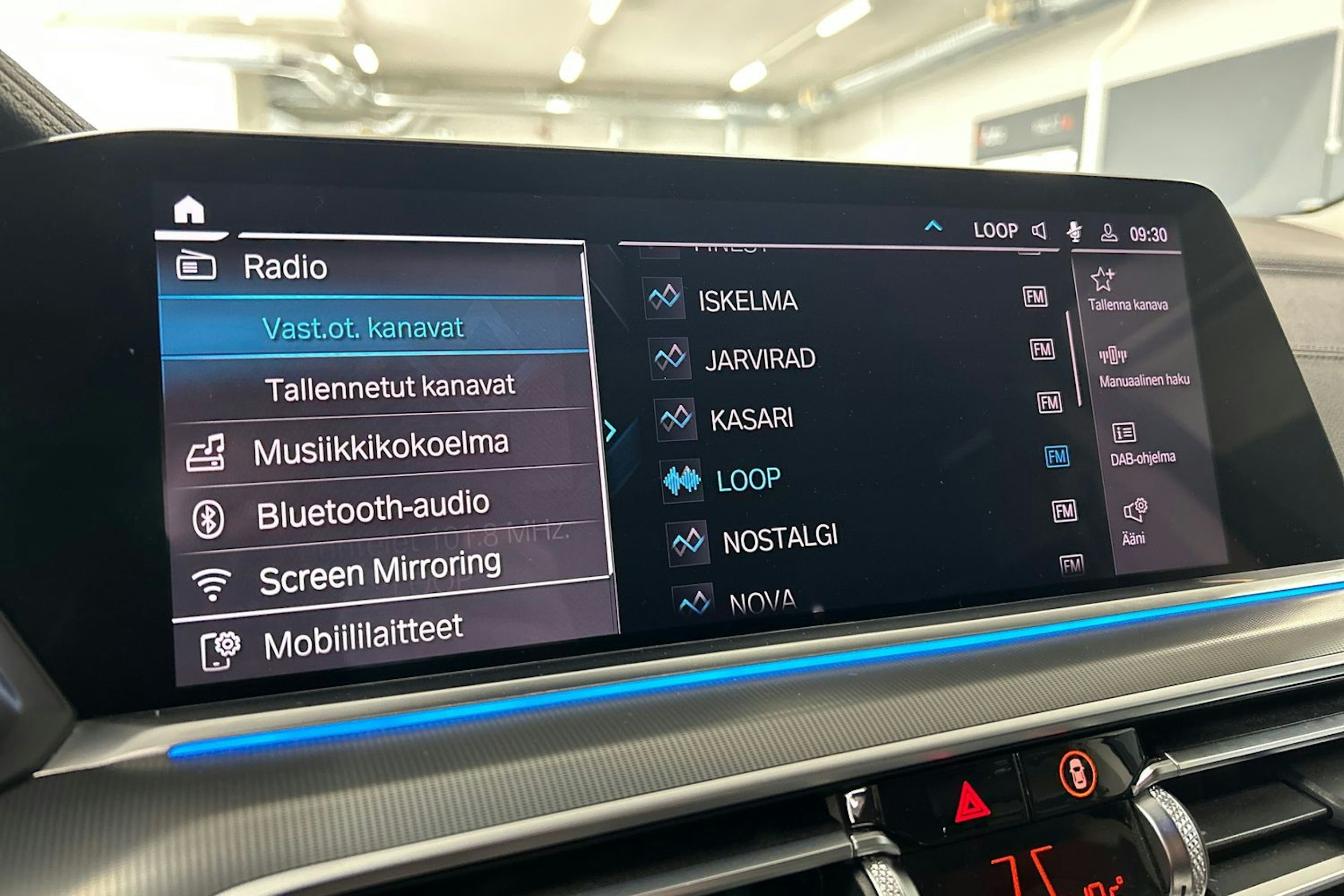 sininen BMW X5 2020 kuva 18.