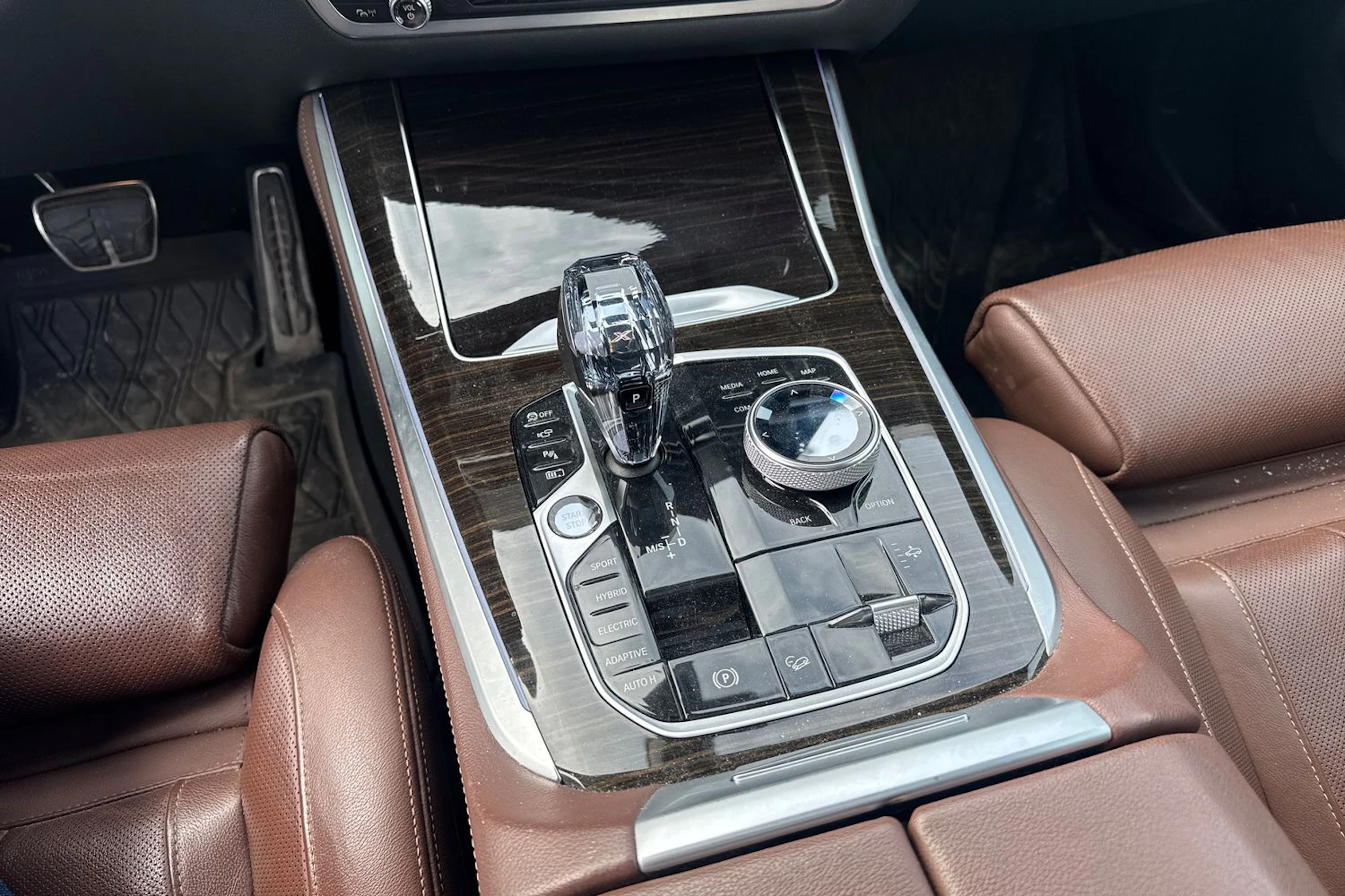 sininen BMW X5 2020 kuva 6.