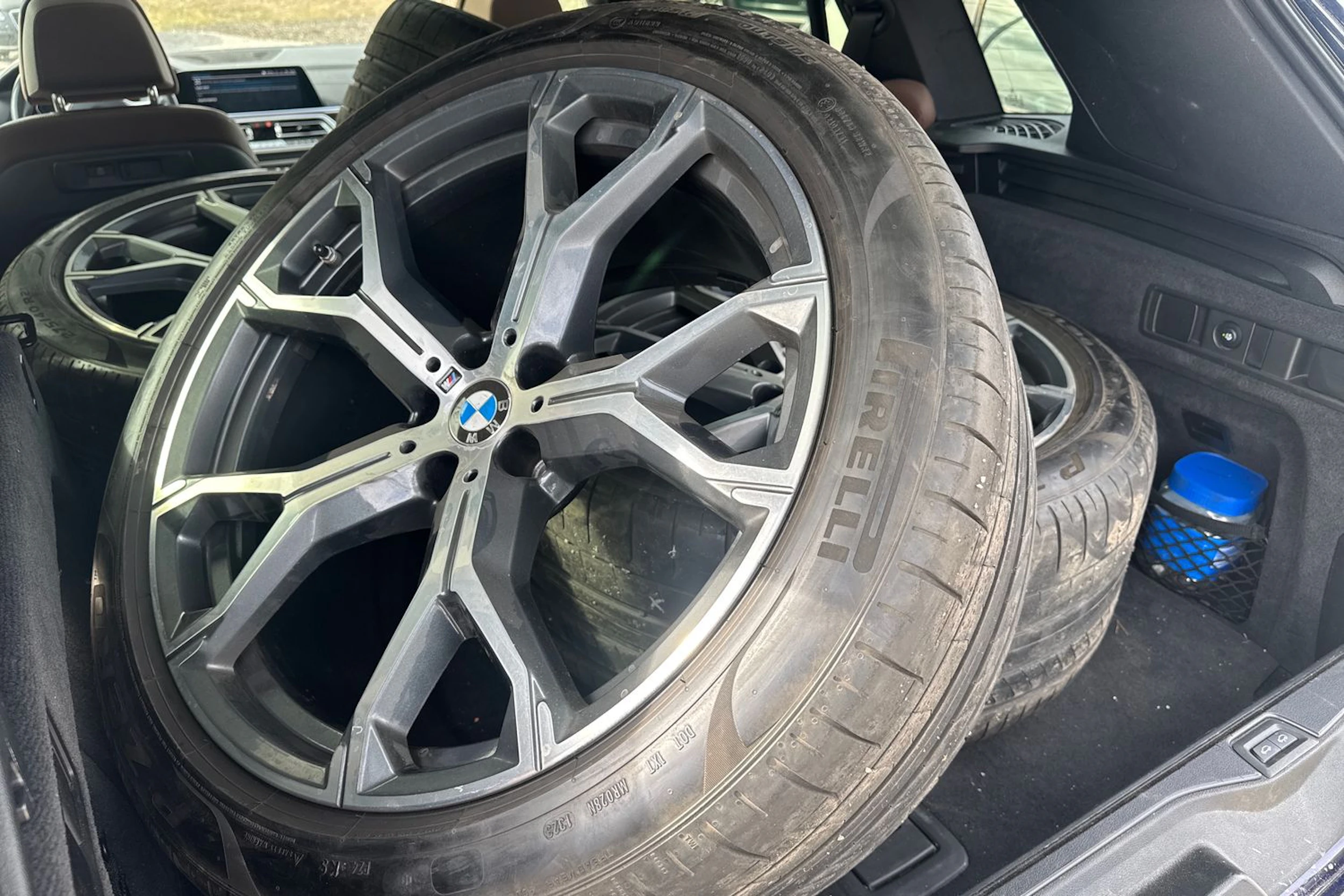 sininen BMW X5 2020 kuva 9.