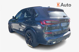 musta BMW X5 2021 kuva 2.