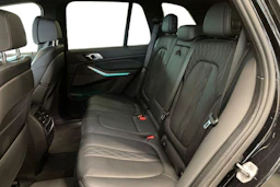 musta BMW X5 2021 kuva 8.