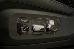 musta BMW X5 2021 kuva 12.