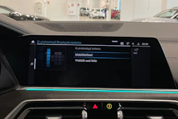 musta BMW X5 2021 kuva 18.