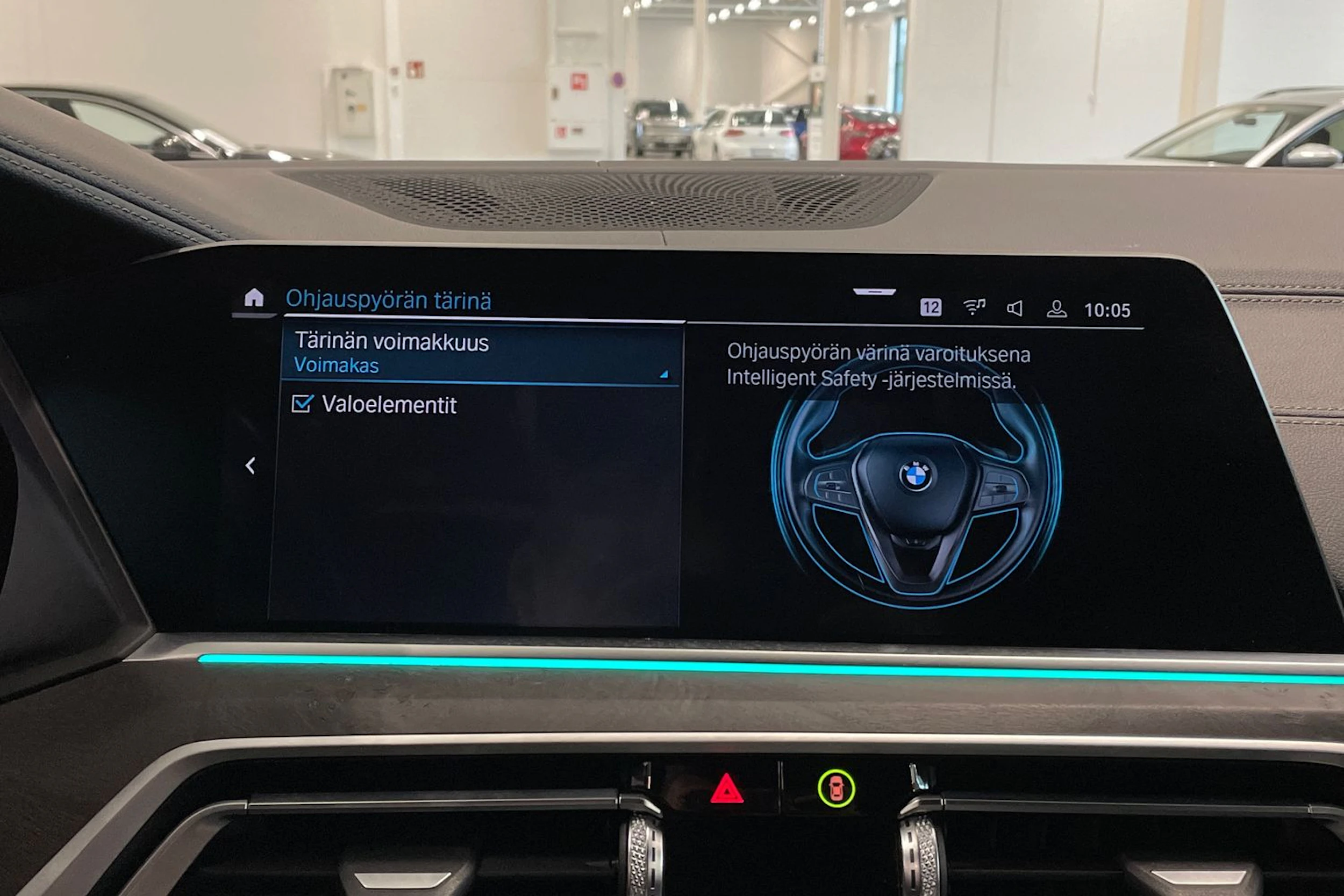 musta BMW X5 2021 kuva 24.