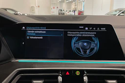 musta BMW X5 2021 kuva 24.