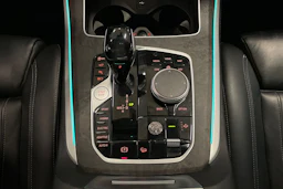 musta BMW X5 2021 kuva 30.