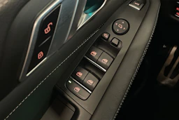 musta BMW X5 2021 kuva 31.