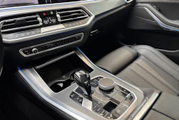 harmaa BMW X5 2021 kuva 23.