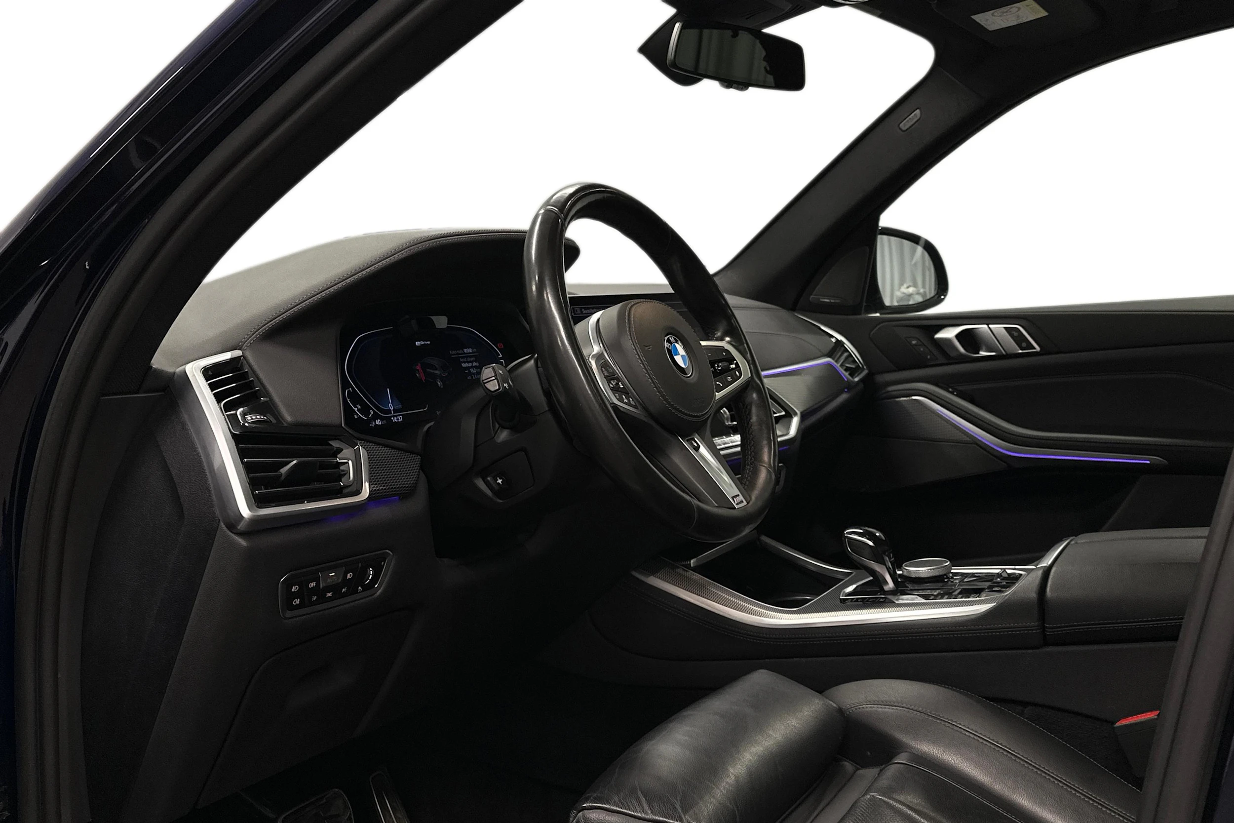 sininen BMW X5 2021 kuva 6.