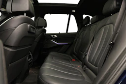 sininen BMW X5 2021 kuva 8.