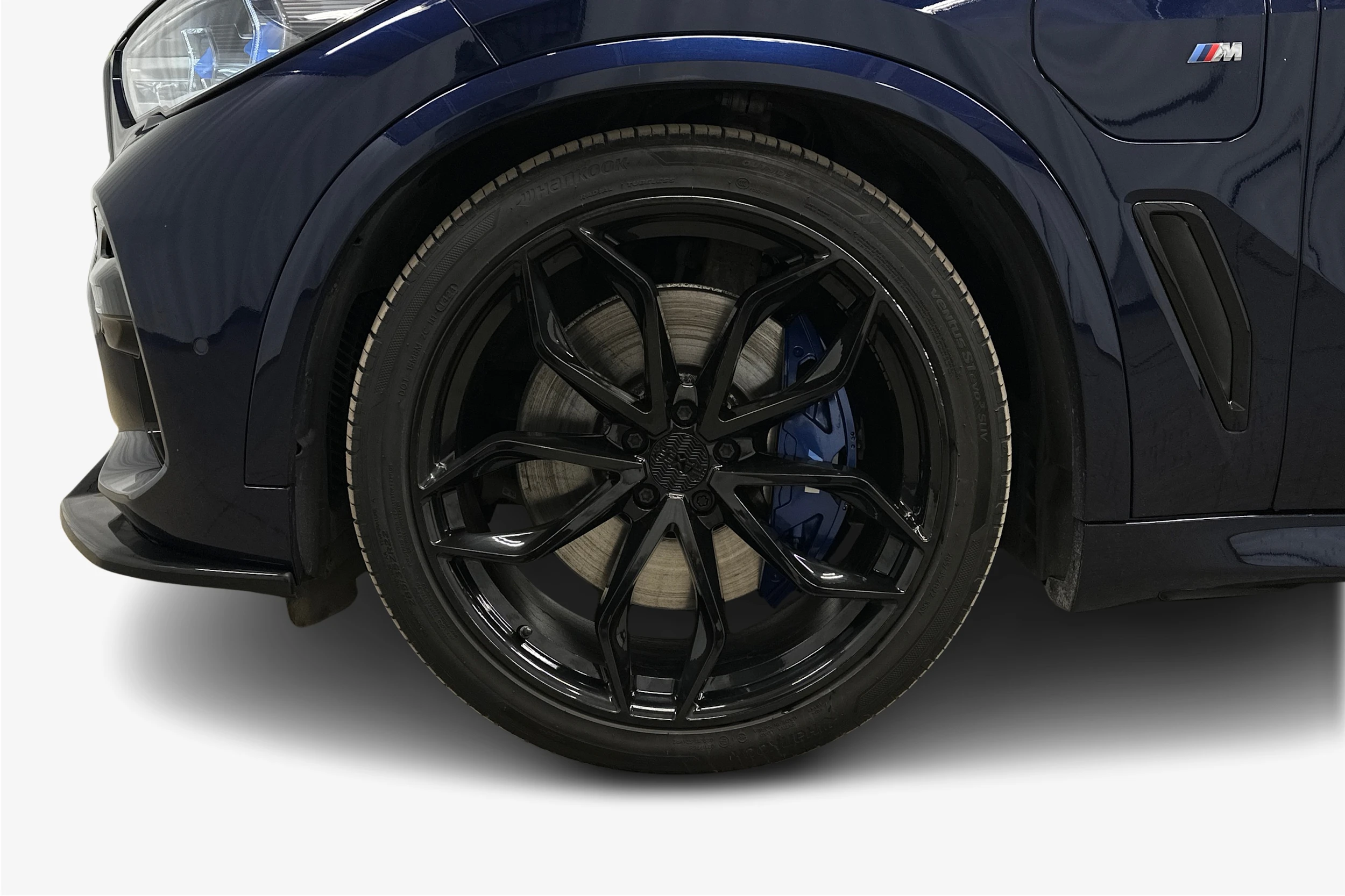 sininen BMW X5 2021 kuva 9.