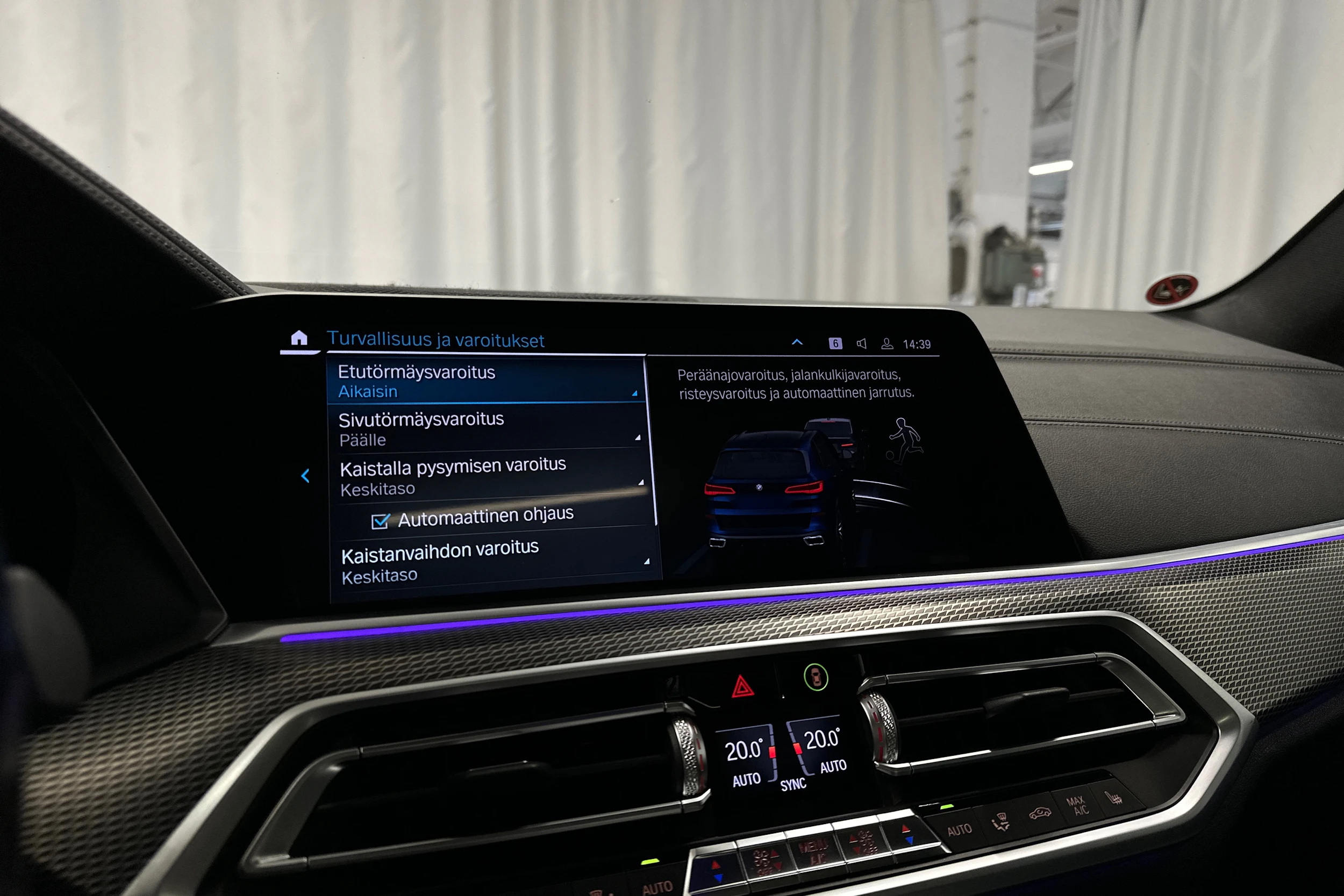 sininen BMW X5 2021 kuva 17.