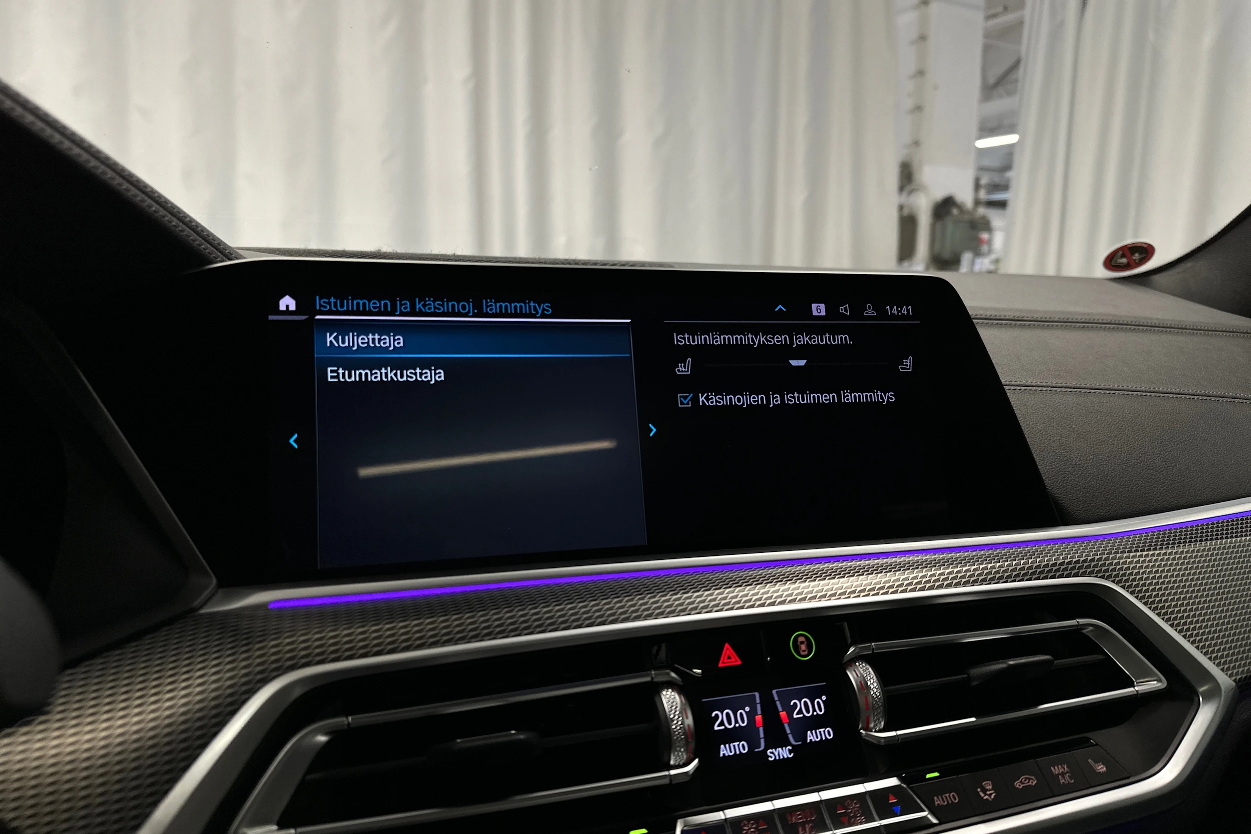 sininen BMW X5 2021 kuva 22.