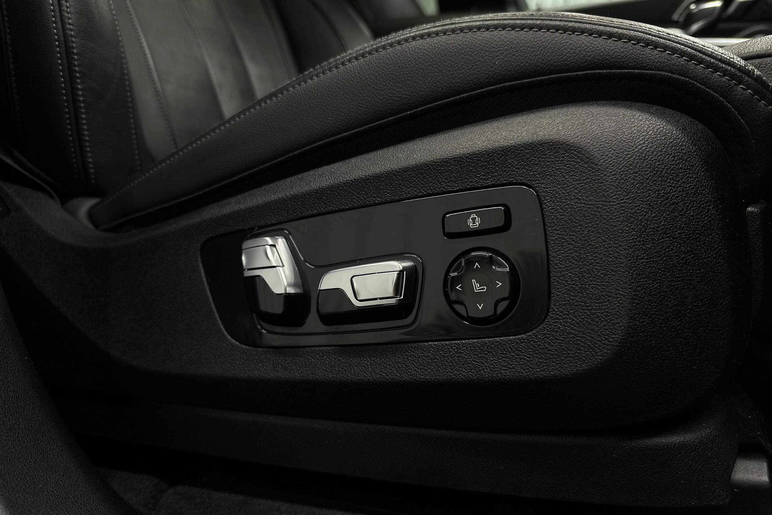 sininen BMW X5 2021 kuva 32.