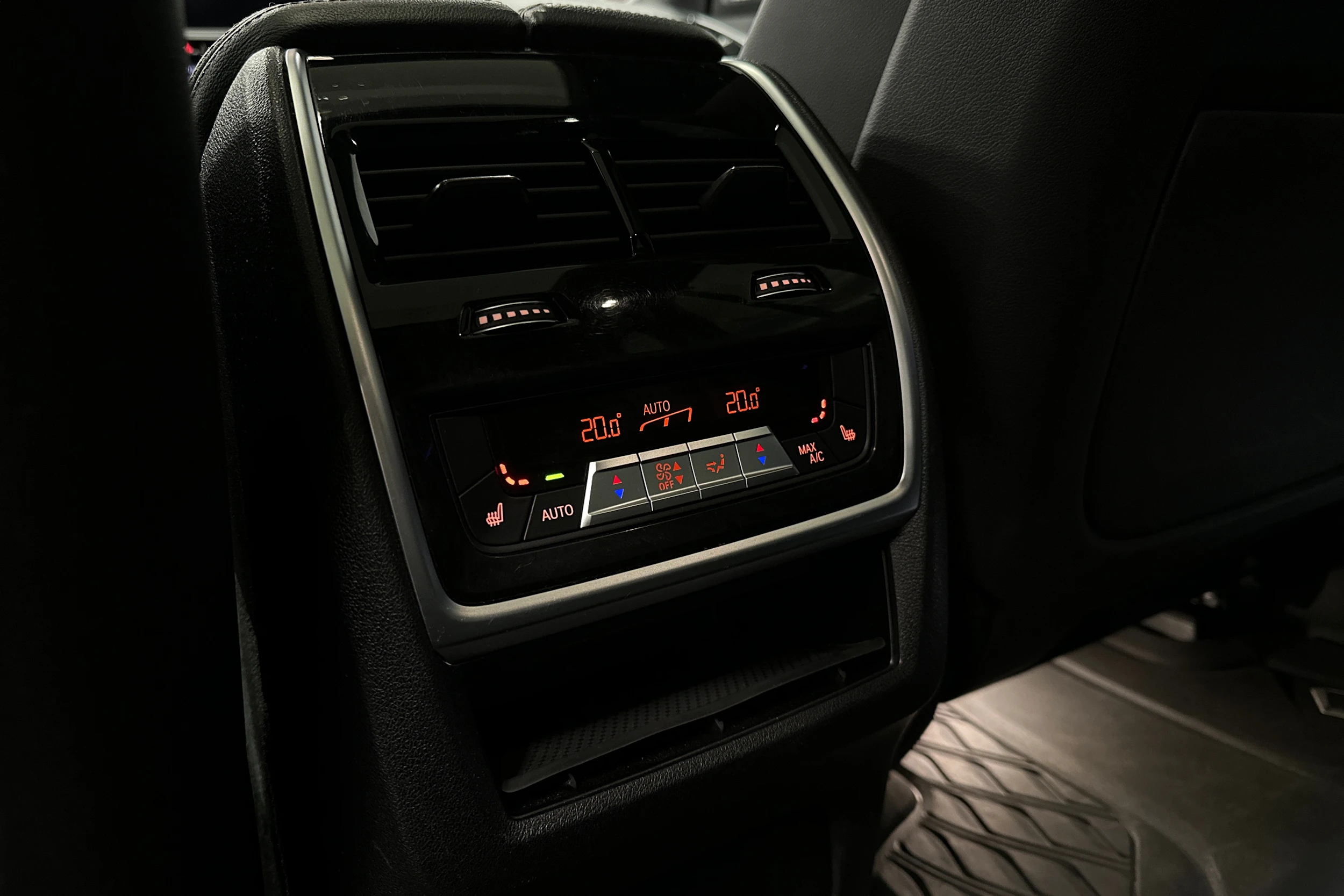 sininen BMW X5 2021 kuva 34.