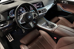 valkoinen BMW X5 2021 kuva 7.