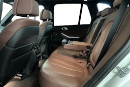 valkoinen BMW X5 2021 kuva 10.