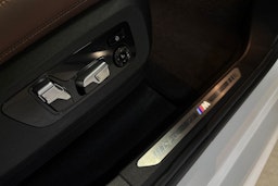 valkoinen BMW X5 2021 kuva 20.