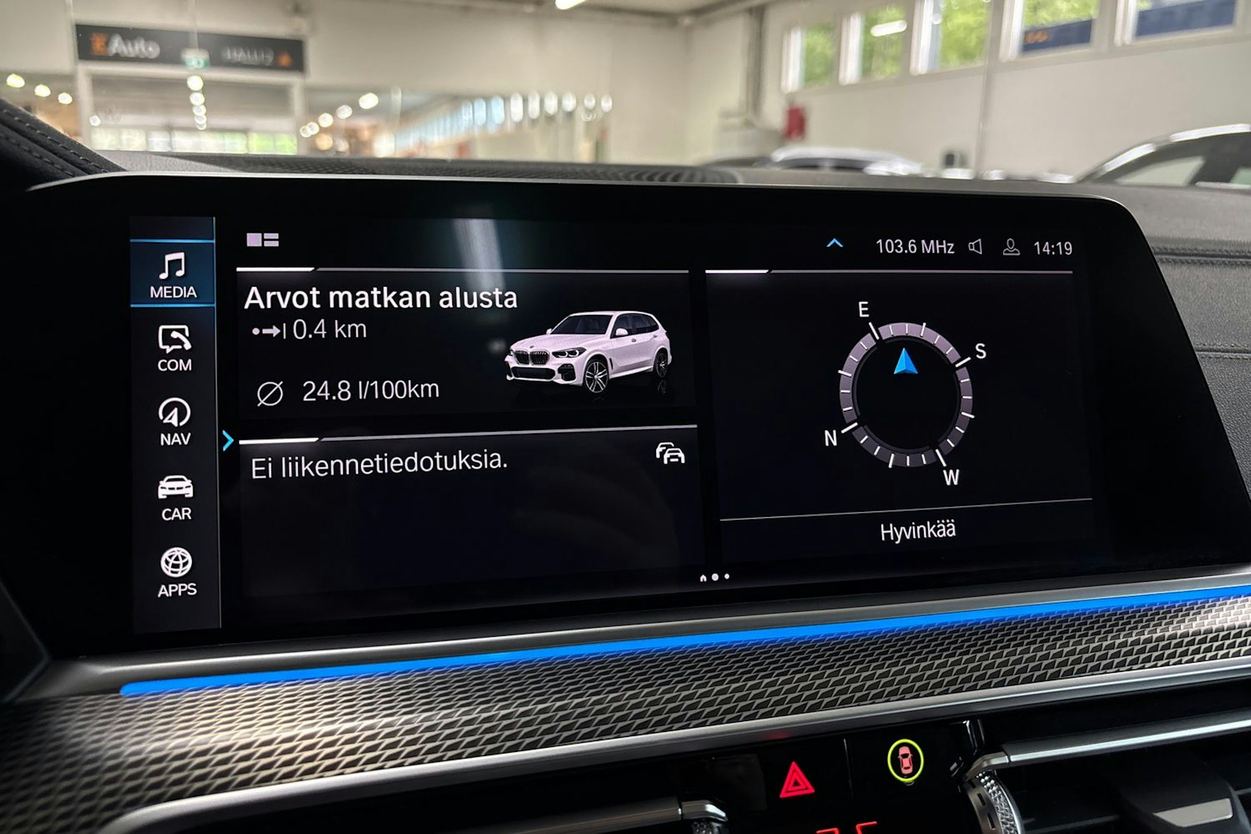 valkoinen BMW X5 2021 kuva 26.