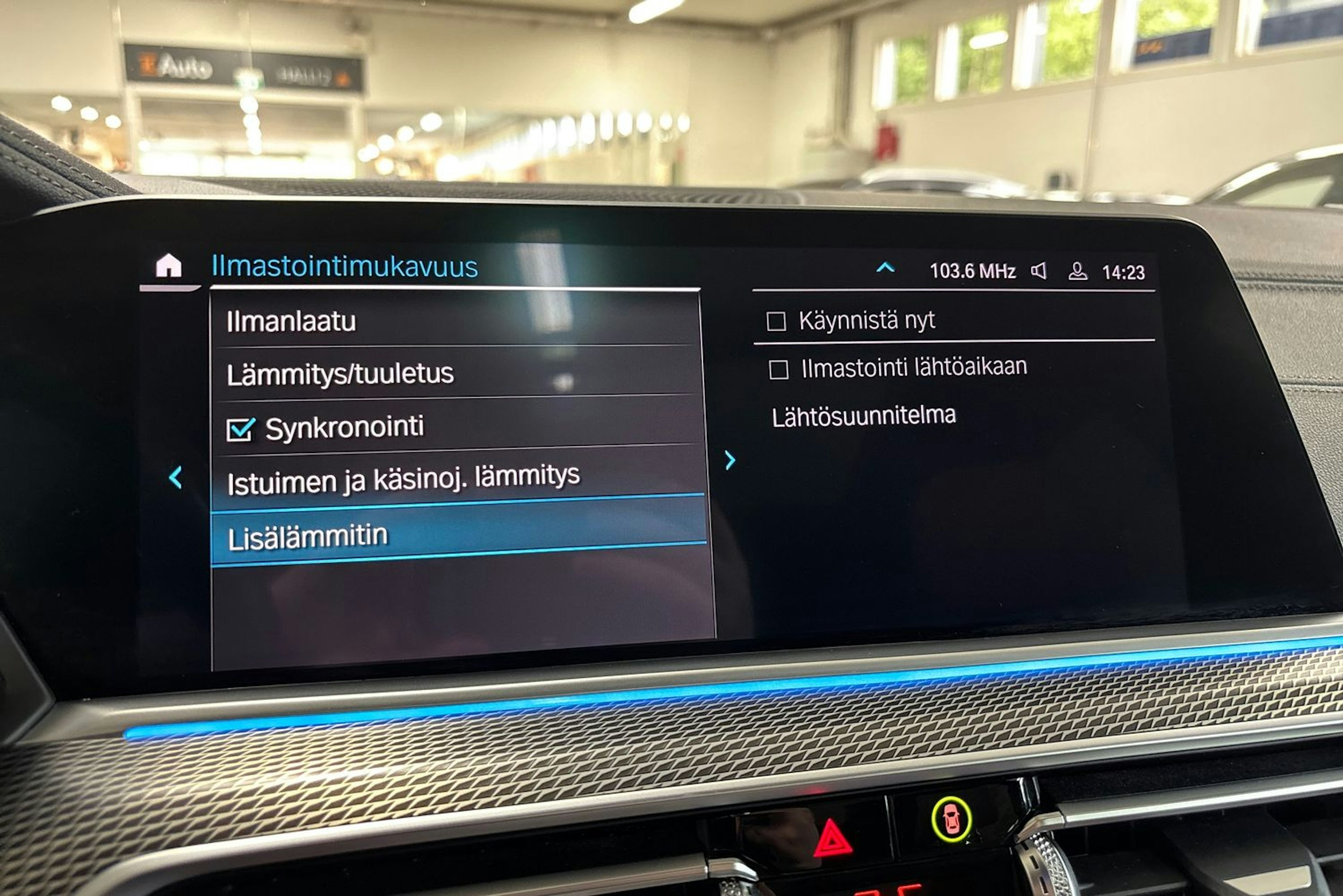 valkoinen BMW X5 2021 kuva 34.