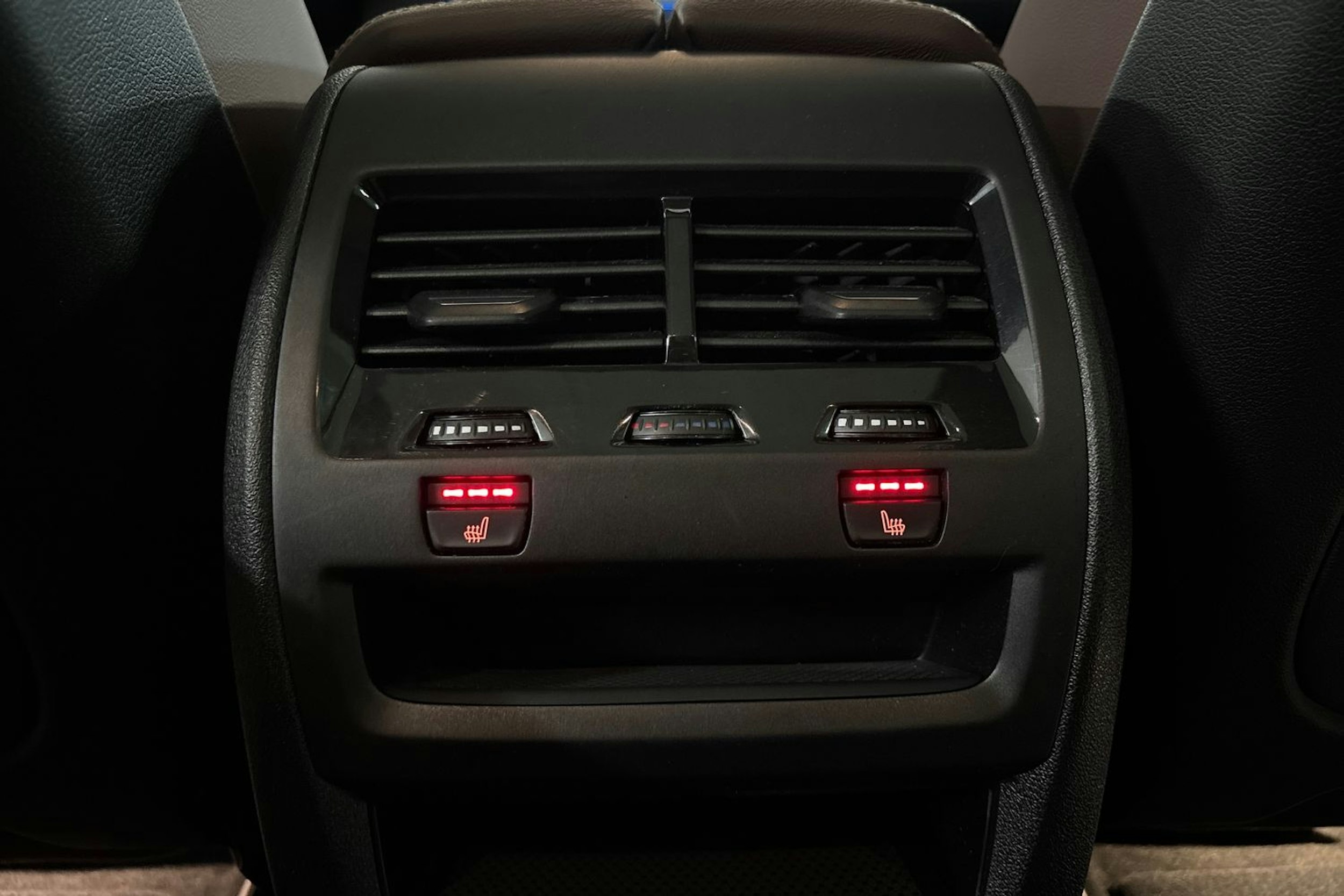 valkoinen BMW X5 2021 kuva 40.