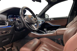 sininen BMW X5 2021 kuva 3.
