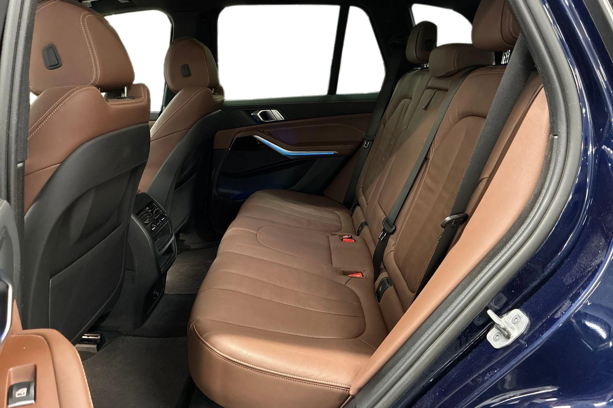 sininen BMW X5 2021 kuva 8.
