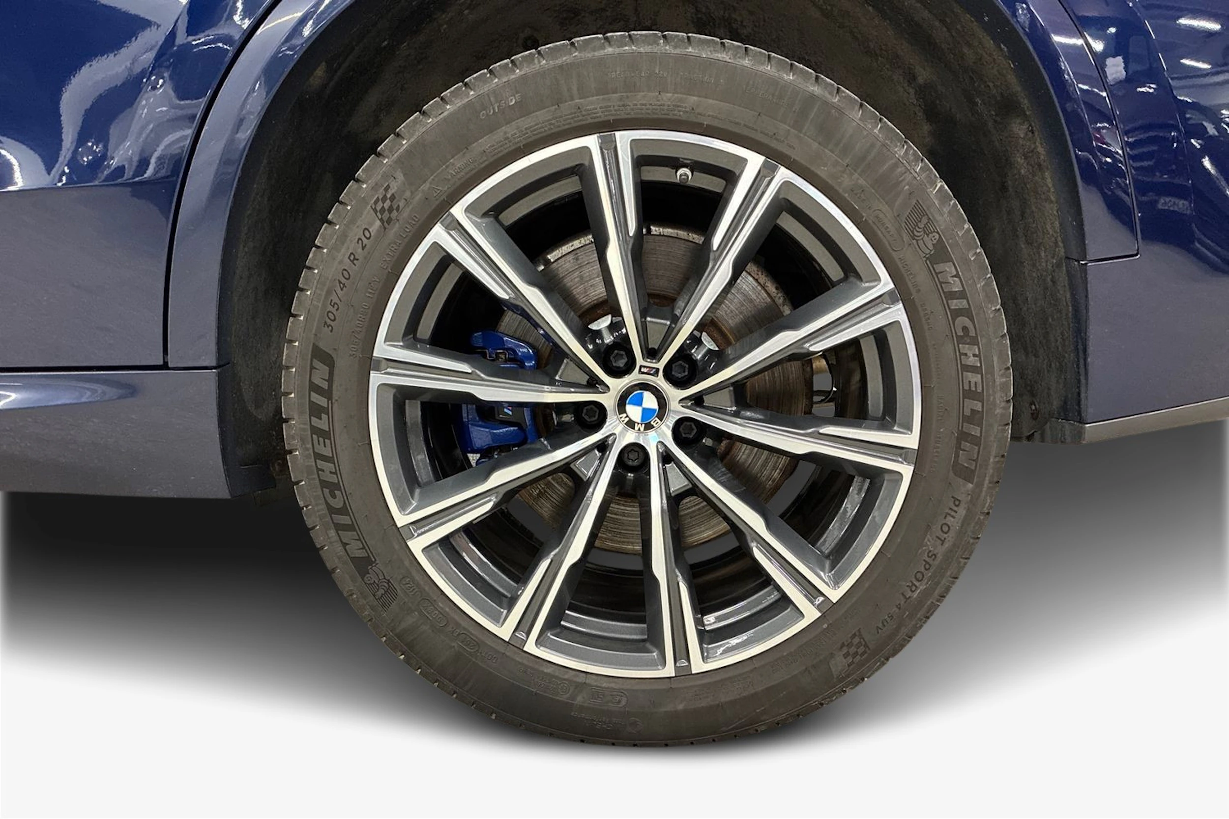 sininen BMW X5 2021 kuva 9.