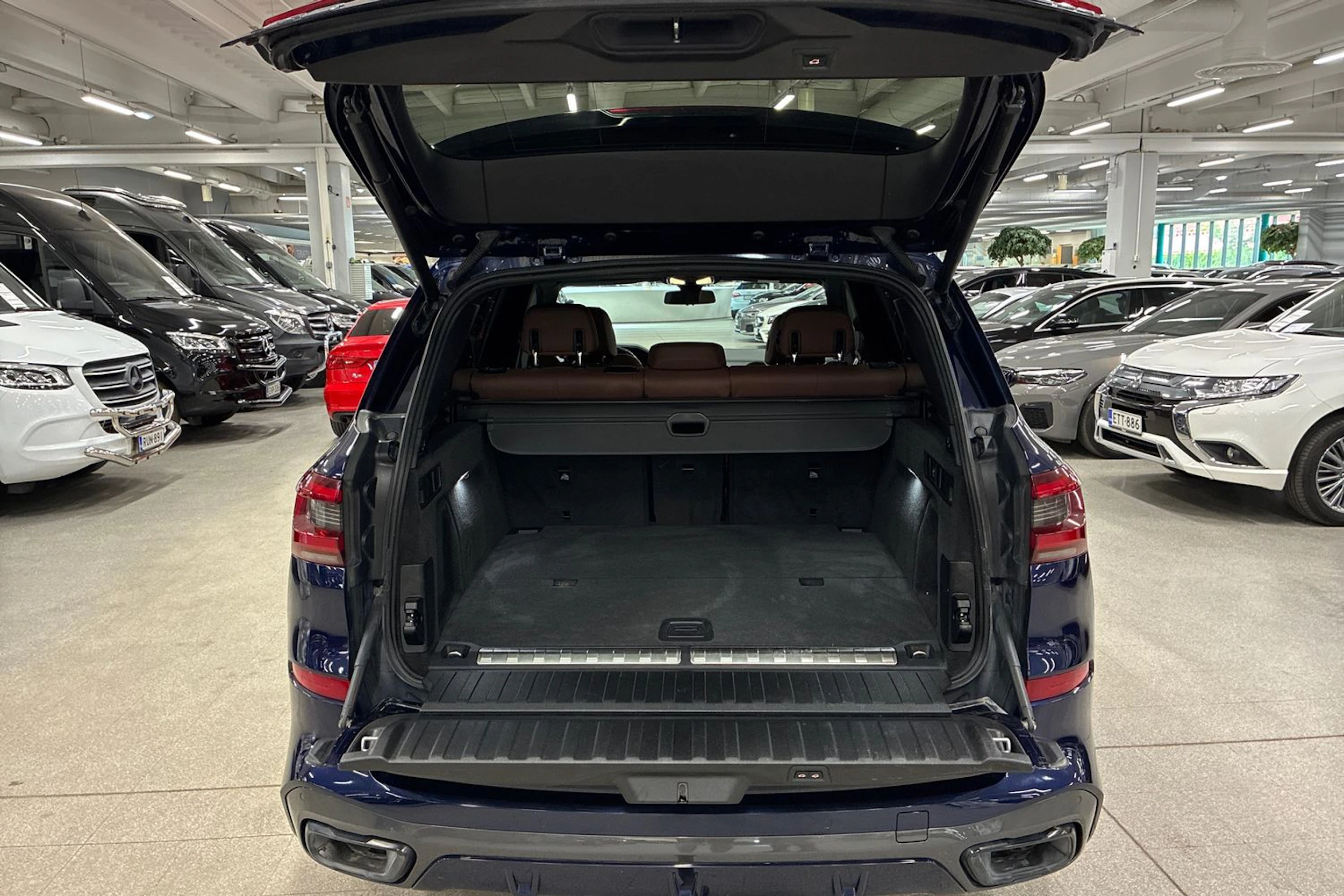 sininen BMW X5 2021 kuva 14.