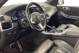 valkoinen BMW X5 2022 kuva 3.